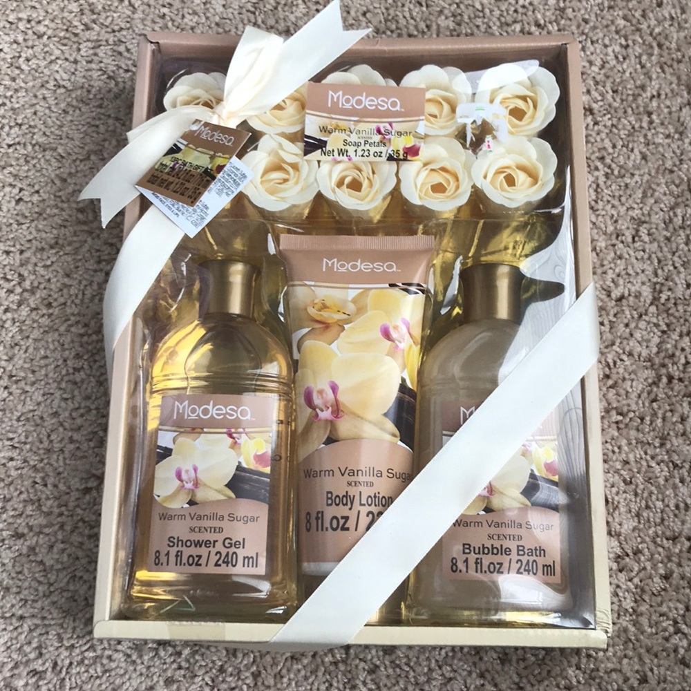 Modesa 13 piece Bath Gift Set
